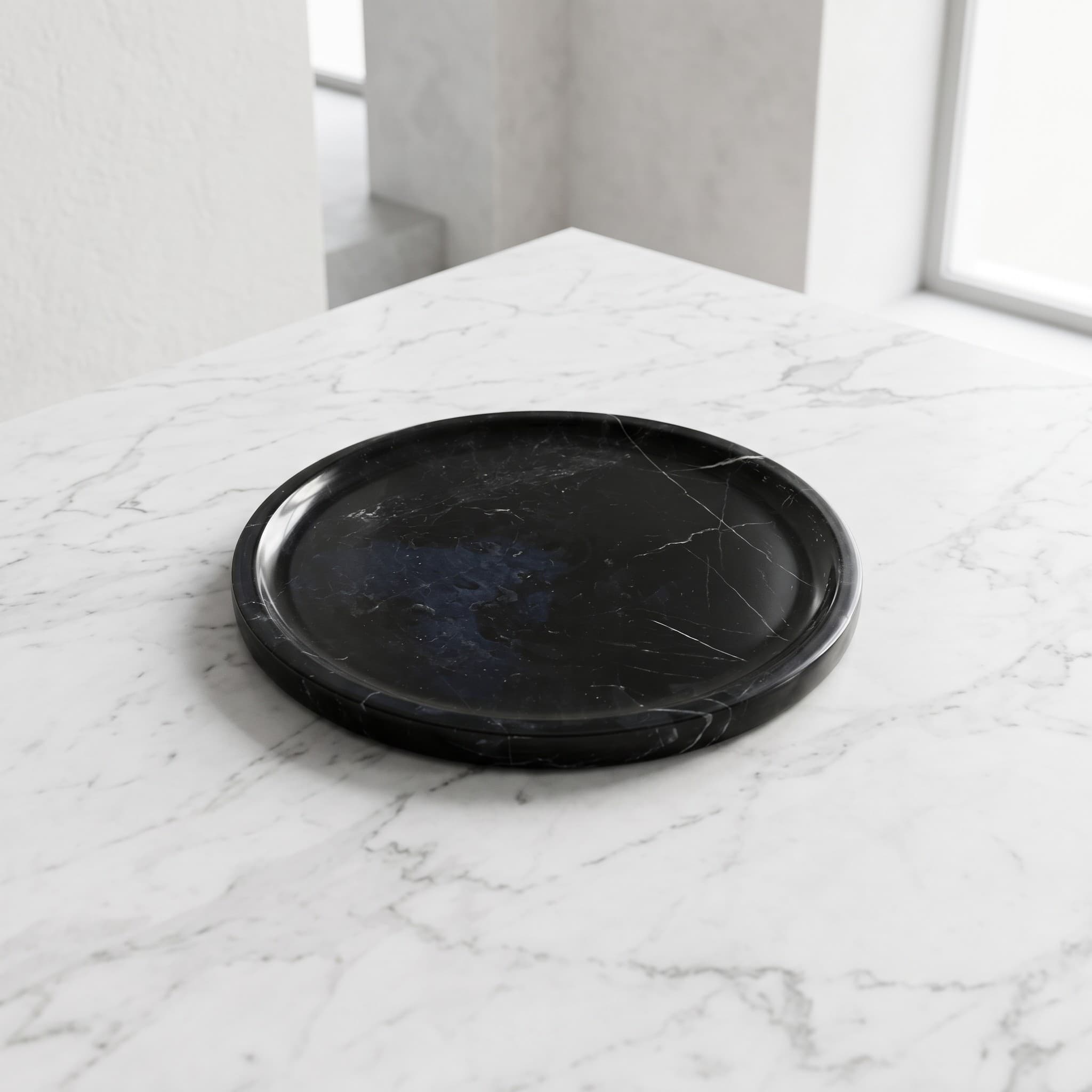 Toros Black Round Tray